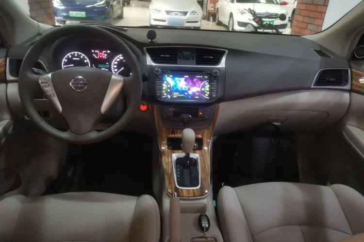 Used Nissan Sylphy 2014 1.6XV CVT Deluxe Edition Center Console