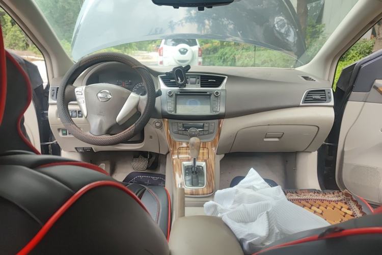 Used Nissan Sylphy 2014 1.6XV CVT Deluxe Edition Center Console