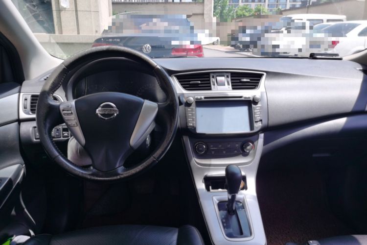 Used Nissan Sylphy 2014 1.6XV CVT Deluxe Edition Center Console