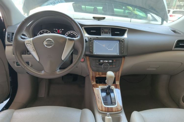 Used Nissan Sylphy 2014 1.6XV CVT Deluxe Edition Center Console