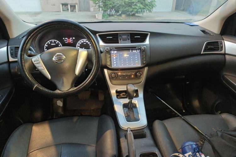 Used Nissan Sylphy 2014 1.6XV CVT Deluxe Edition Center Console