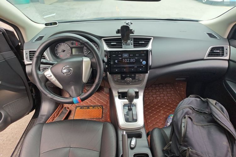 Used Nissan Sylphy 2014 1.6XV CVT Deluxe Edition Center Console