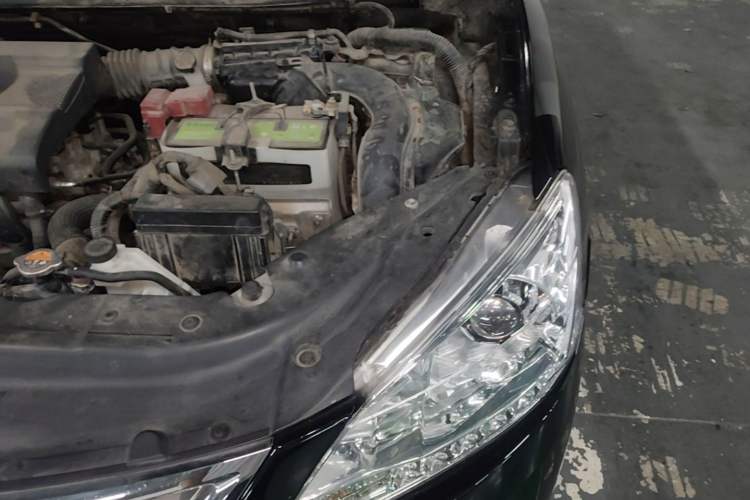 Used Nissan Sylphy 2014 1.6XV CVT Deluxe Edition Engine Bay Left