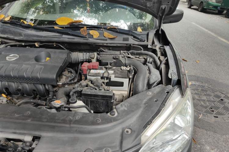 Used Nissan Sylphy 2014 1.6XV CVT Deluxe Edition Engine Bay Left