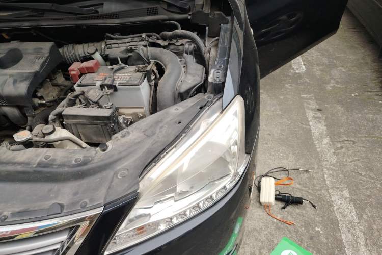 Used Nissan Sylphy 2014 1.6XV CVT Deluxe Edition Engine Bay Left