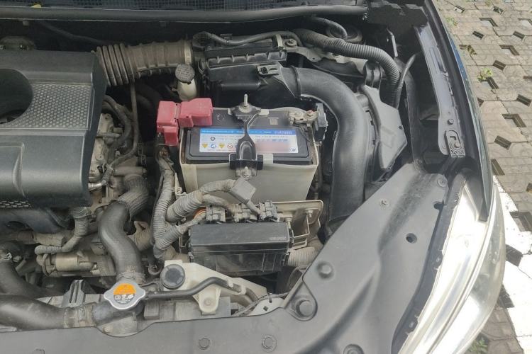Used Nissan Sylphy 2014 1.6XV CVT Deluxe Edition Engine Bay Left