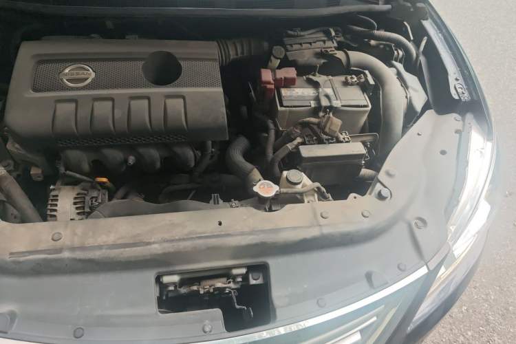 Used Nissan Sylphy 2014 1.6XV CVT Deluxe Edition Engine Bay Left