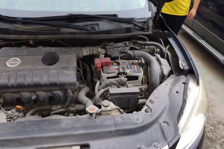Used Nissan Sylphy 2014 1.6XV CVT Deluxe Edition Engine Bay Left