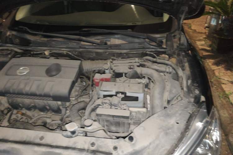 Used Nissan Sylphy 2014 1.6XV CVT Deluxe Edition Engine Bay Left