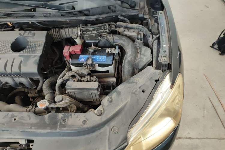 Used Nissan Sylphy 2014 1.6XV CVT Deluxe Edition Engine Bay Left