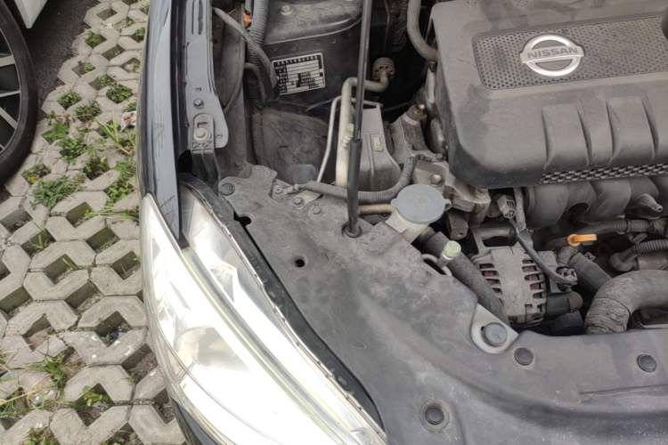 Used Nissan Sylphy 2014 1.6XV CVT Deluxe Edition Engine Bay Right