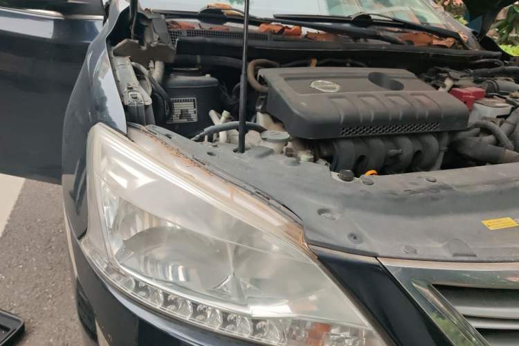 Used Nissan Sylphy 2014 1.6XV CVT Deluxe Edition Engine Bay Right