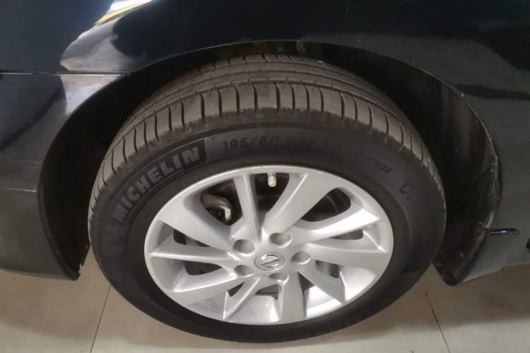 Used Nissan Sylphy 2014 1.6XV CVT Deluxe Edition Exterior 4