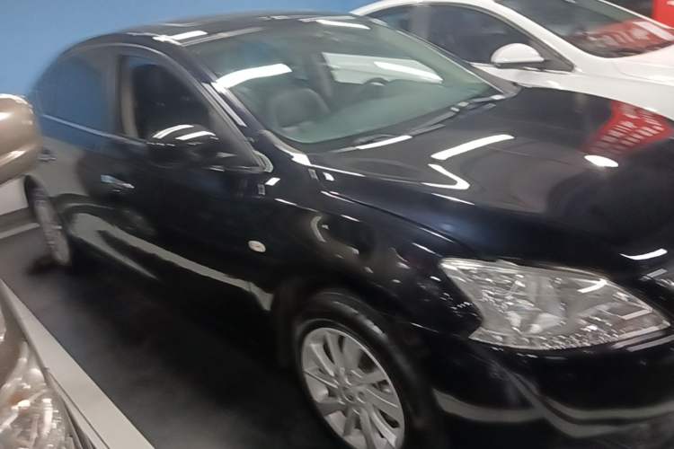 Used Nissan Sylphy 2014 1.6XV CVT Deluxe Edition Front Right 45 Deg