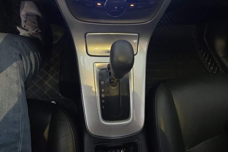 Used Nissan Sylphy 2014 1.6XV CVT Deluxe Edition Gear Lever
