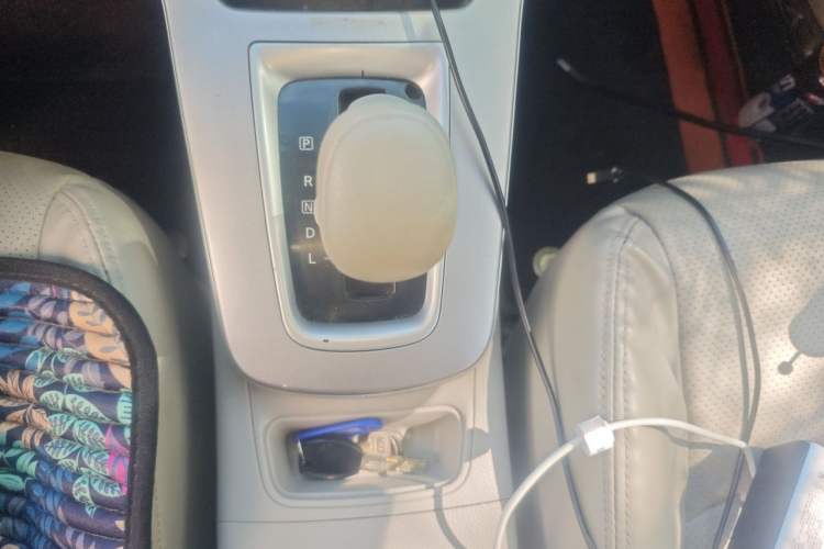 Used Nissan Sylphy 2014 1.6XV CVT Deluxe Edition Gear Lever