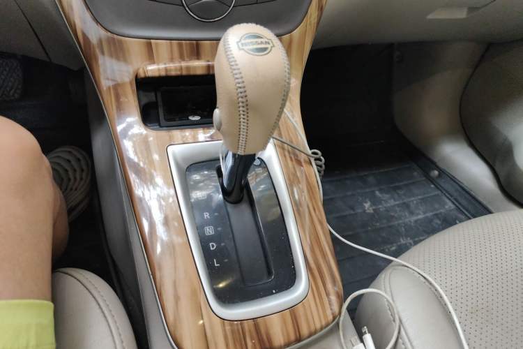 Used Nissan Sylphy 2014 1.6XV CVT Deluxe Edition Gear Lever