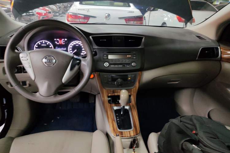 Used Nissan Sylphy 2014 1.6XV CVT Deluxe Edition Gear Lever