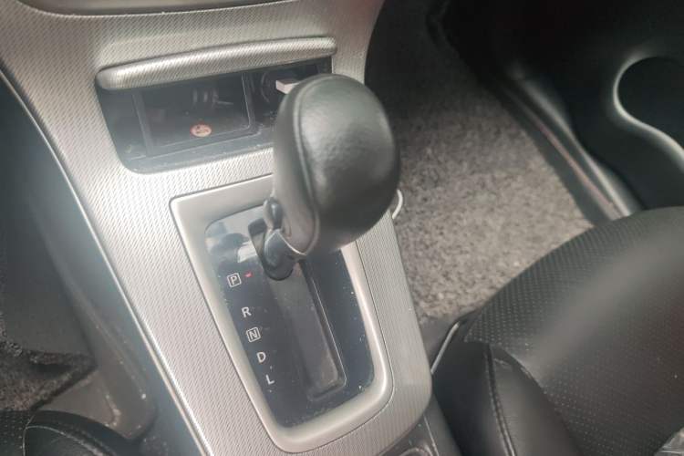 Used Nissan Sylphy 2014 1.6XV CVT Deluxe Edition Gear Lever