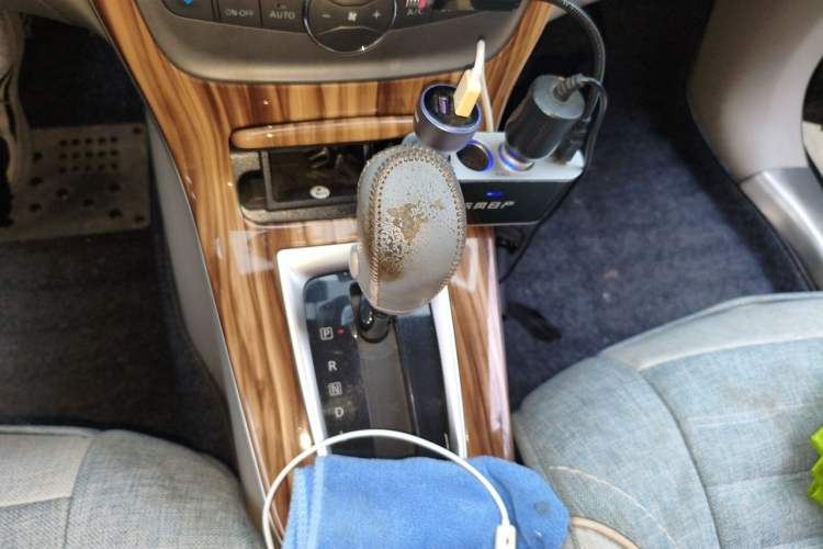 Used Nissan Sylphy 2014 1.6XV CVT Deluxe Edition Gear Lever