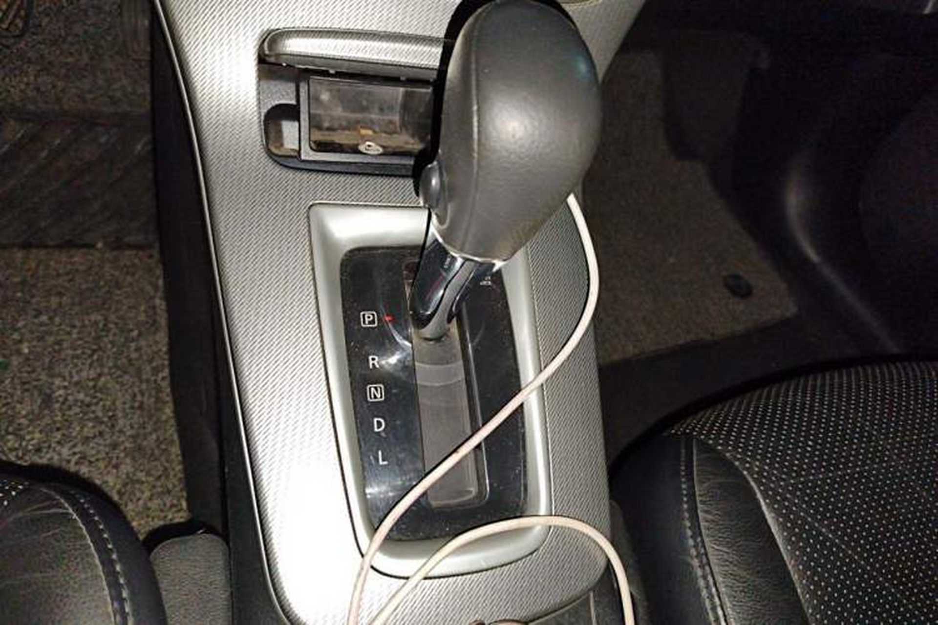 Used Nissan Sylphy 2014 1.6XV CVT Deluxe Edition Gear Lever