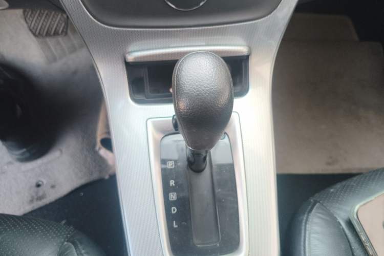Used Nissan Sylphy 2014 1.6XV CVT Deluxe Edition Gear Lever