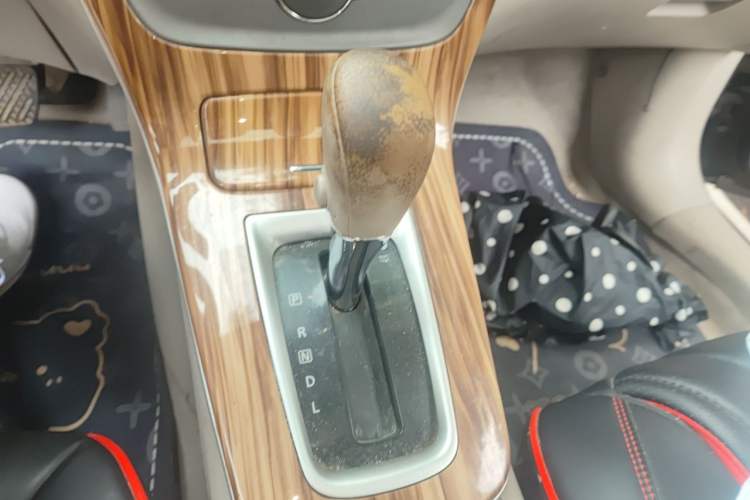Used Nissan Sylphy 2014 1.6XV CVT Deluxe Edition Gear Lever