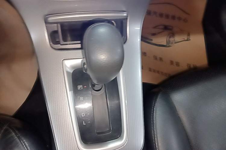 Used Nissan Sylphy 2014 1.6XV CVT Deluxe Edition Gear Lever