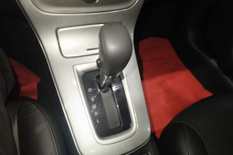 Used Nissan Sylphy 2014 1.6XV CVT Deluxe Edition Gear Lever