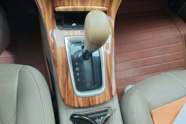 Used Nissan Sylphy 2014 1.6XV CVT Deluxe Edition Gear Lever