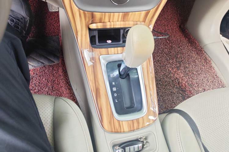Used Nissan Sylphy 2014 1.6XV CVT Deluxe Edition Gear Lever