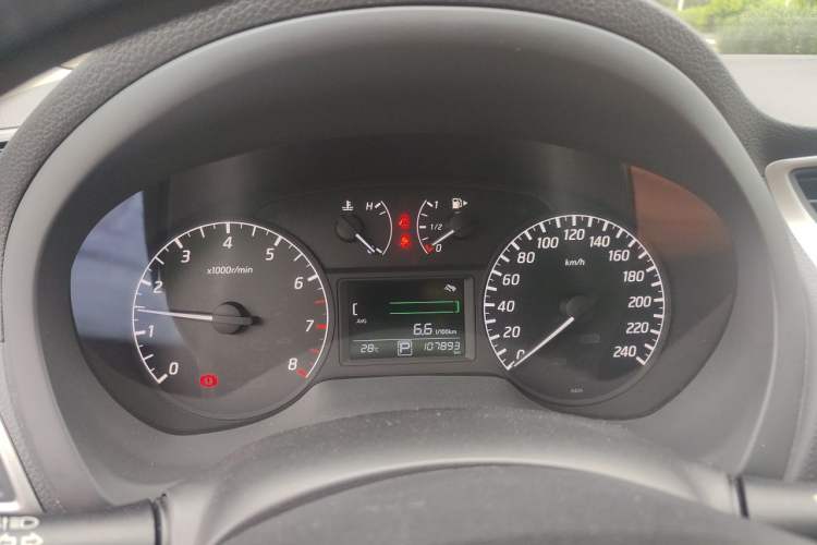 Used Nissan Sylphy 2014 1.6XV CVT Deluxe Edition Instrument Cluster