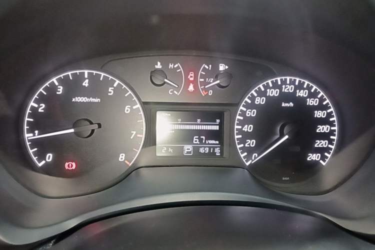 Used Nissan Sylphy 2014 1.6XV CVT Deluxe Edition Instrument Cluster