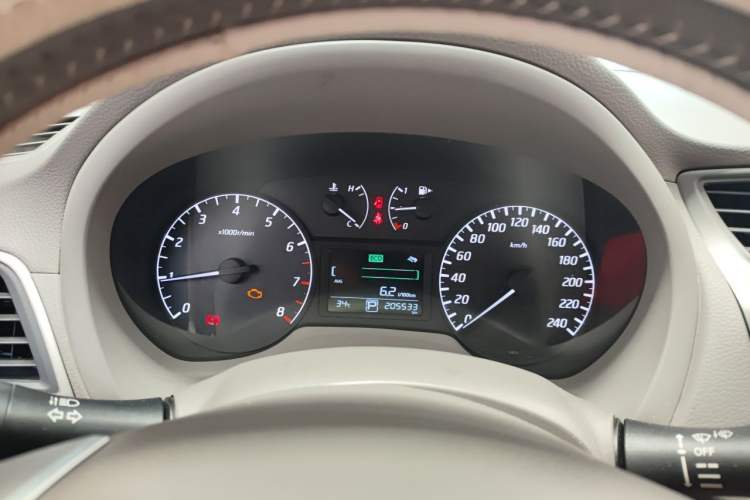 Used Nissan Sylphy 2014 1.6XV CVT Deluxe Edition Instrument Cluster