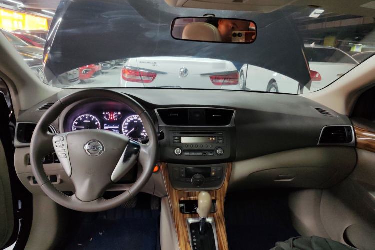 Used Nissan Sylphy 2014 1.6XV CVT Deluxe Edition Interior 2