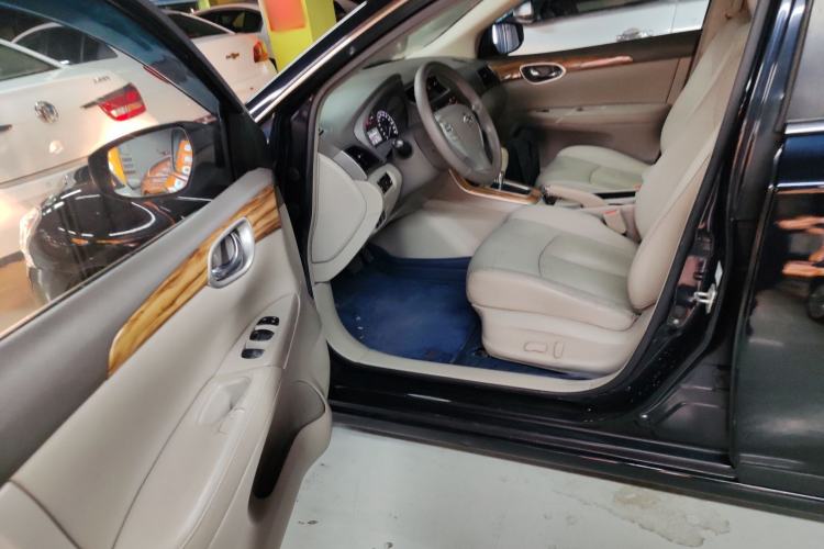 Used Nissan Sylphy 2014 1.6XV CVT Deluxe Edition Interior 3