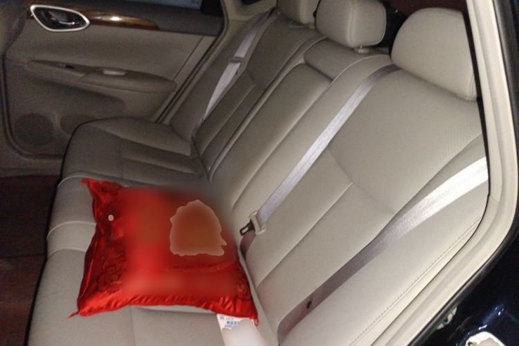 Used Nissan Sylphy 2014 1.6XV CVT Deluxe Edition Interior 4