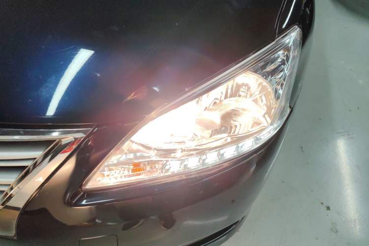 Used Nissan Sylphy 2014 1.6XV CVT Deluxe Edition Left Front Headlight