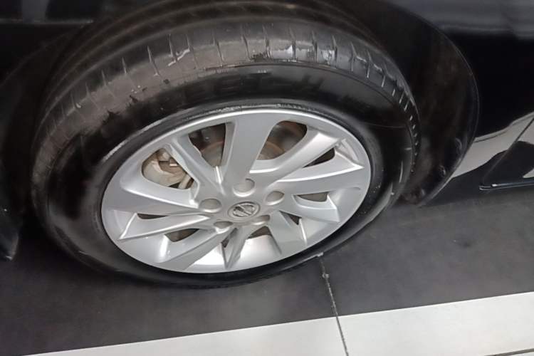 Used Nissan Sylphy 2014 1.6XV CVT Deluxe Edition Left Front Wheel Hub