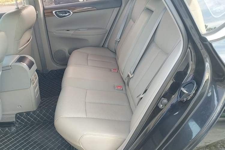 Used Nissan Sylphy 2014 1.6XV CVT Deluxe Edition Left Rear Seat