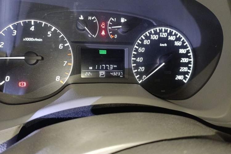 Used Nissan Sylphy 2014 1.6XV CVT Deluxe Edition Odometer Close Up