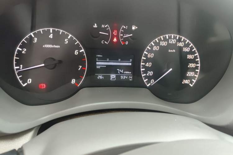 Used Nissan Sylphy 2014 1.6XV CVT Deluxe Edition Odometer Close Up
