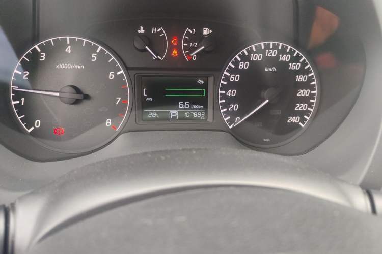 Used Nissan Sylphy 2014 1.6XV CVT Deluxe Edition Odometer Close Up