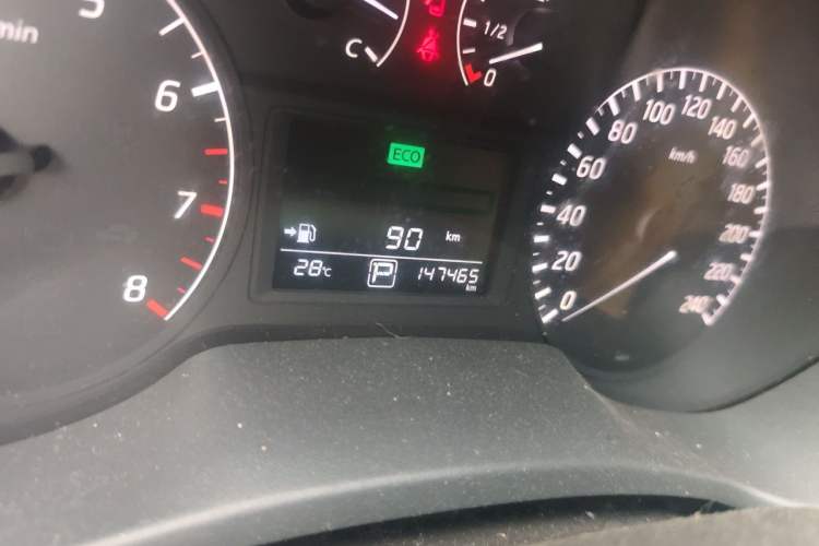 Used Nissan Sylphy 2014 1.6XV CVT Deluxe Edition Odometer Close Up