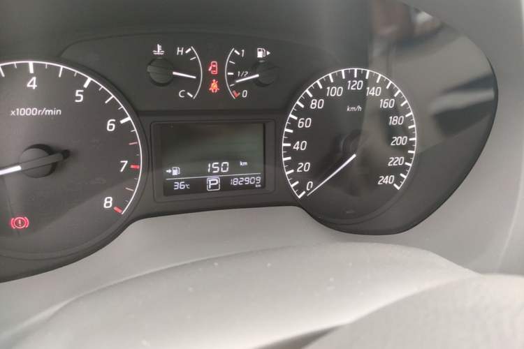 Used Nissan Sylphy 2014 1.6XV CVT Deluxe Edition Odometer Close Up