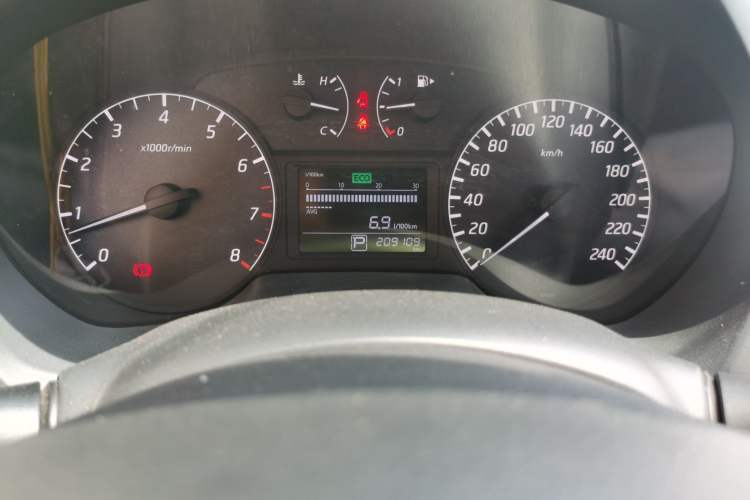 Used Nissan Sylphy 2014 1.6XV CVT Deluxe Edition Odometer Close Up