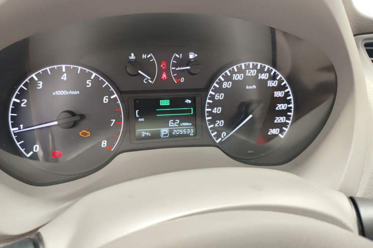 Used Nissan Sylphy 2014 1.6XV CVT Deluxe Edition Odometer Close Up