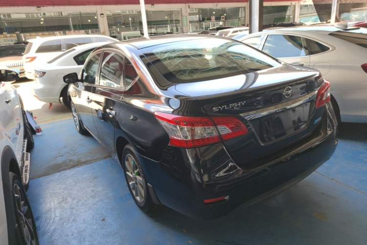 Used Nissan Sylphy 2014 1.6XV CVT Deluxe Edition Rear Left 45 Deg