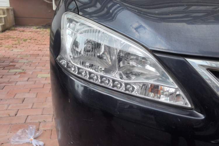 Used Nissan Sylphy 2014 1.6XV CVT Deluxe Edition Right Front Headlight