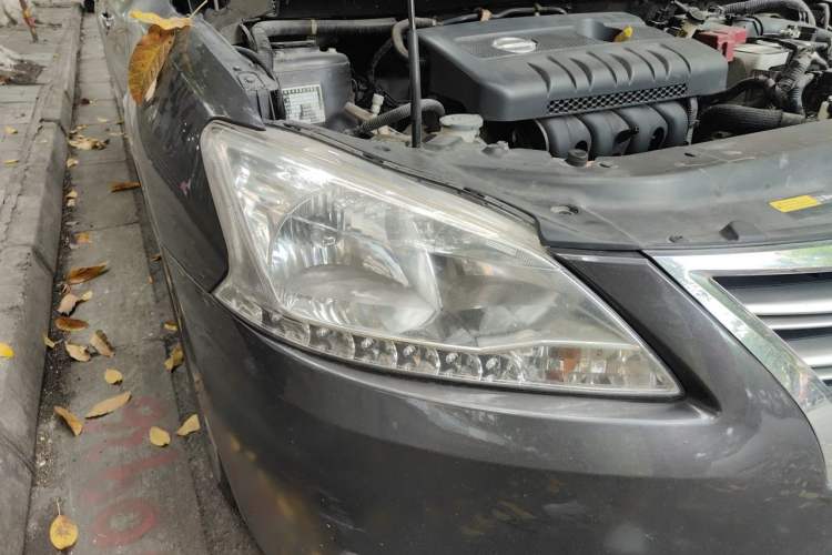 Used Nissan Sylphy 2014 1.6XV CVT Deluxe Edition Right Front Headlight